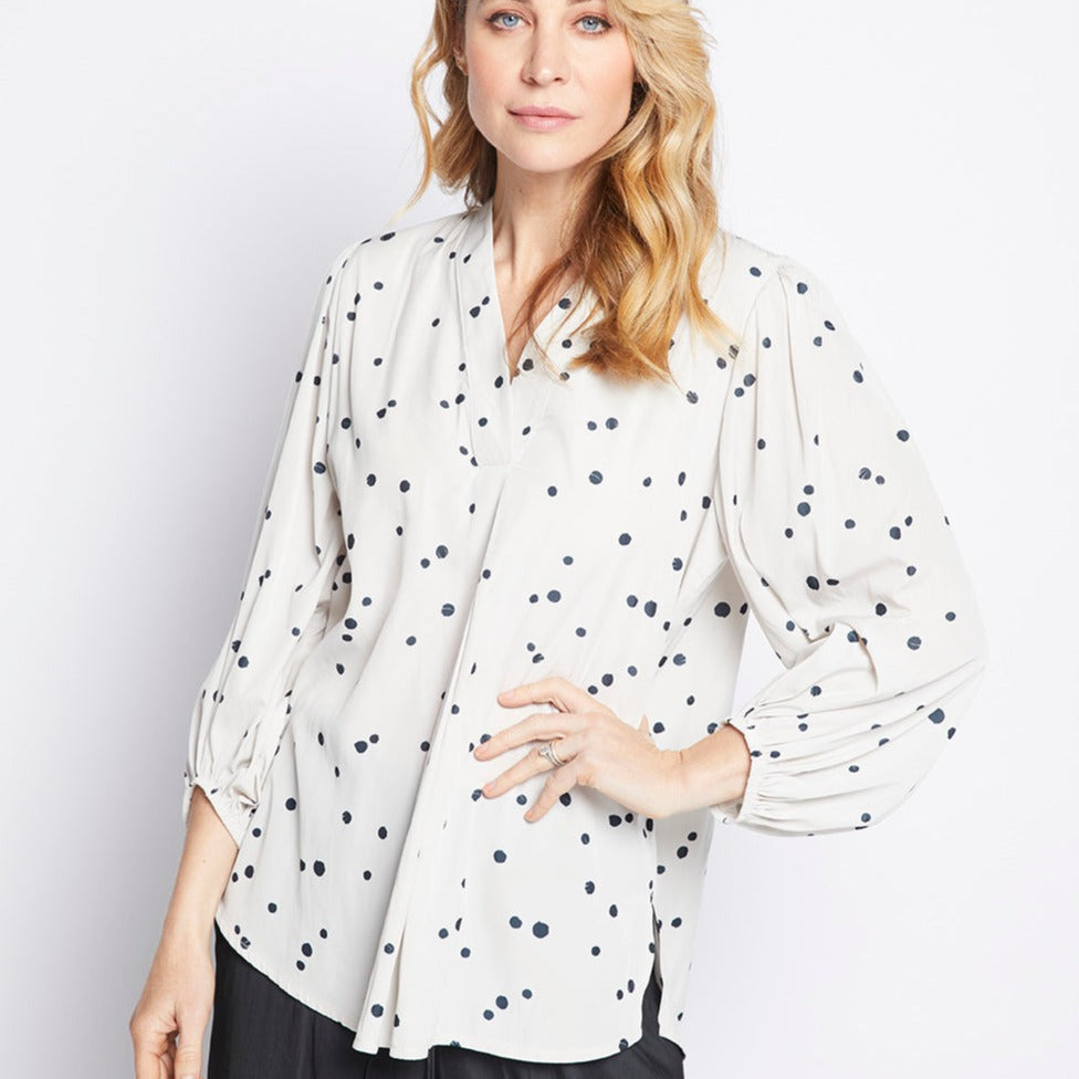 Honey V billow blouse in spot print