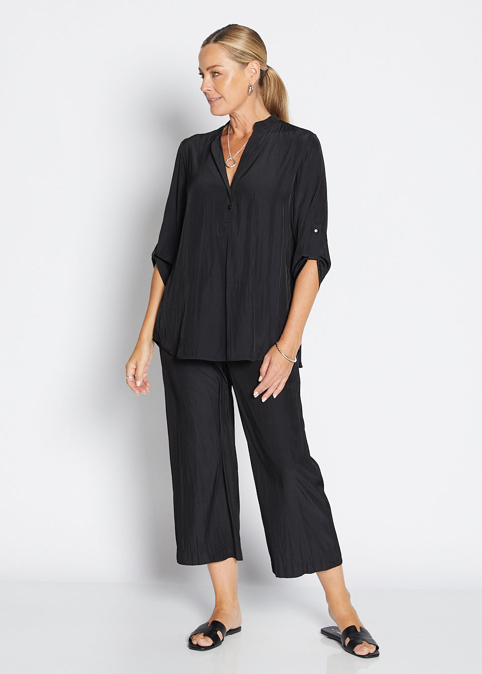 Barbe Lustre technical cropped drawstring pant in black