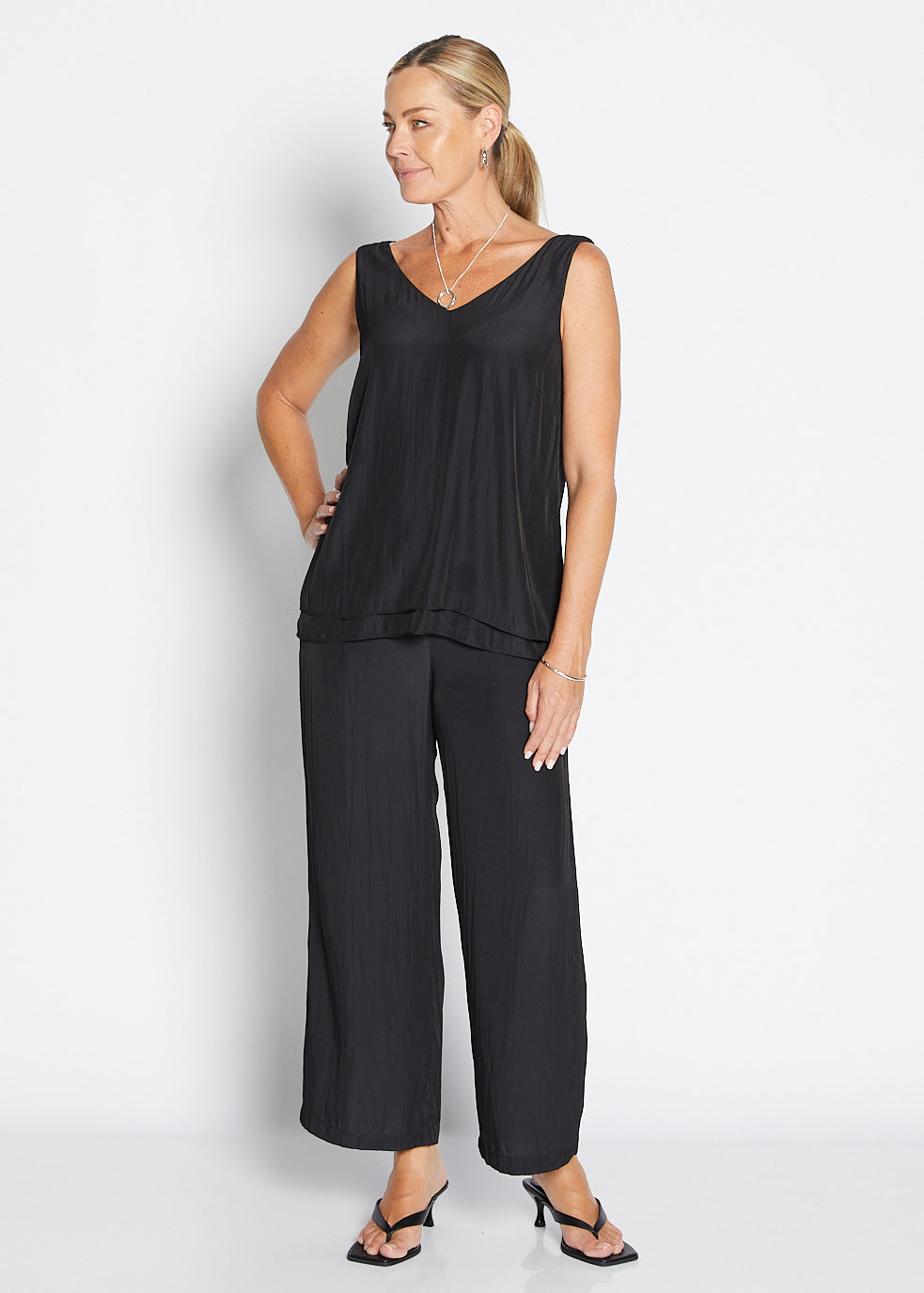 Violin Lustre wide leg pants in black
