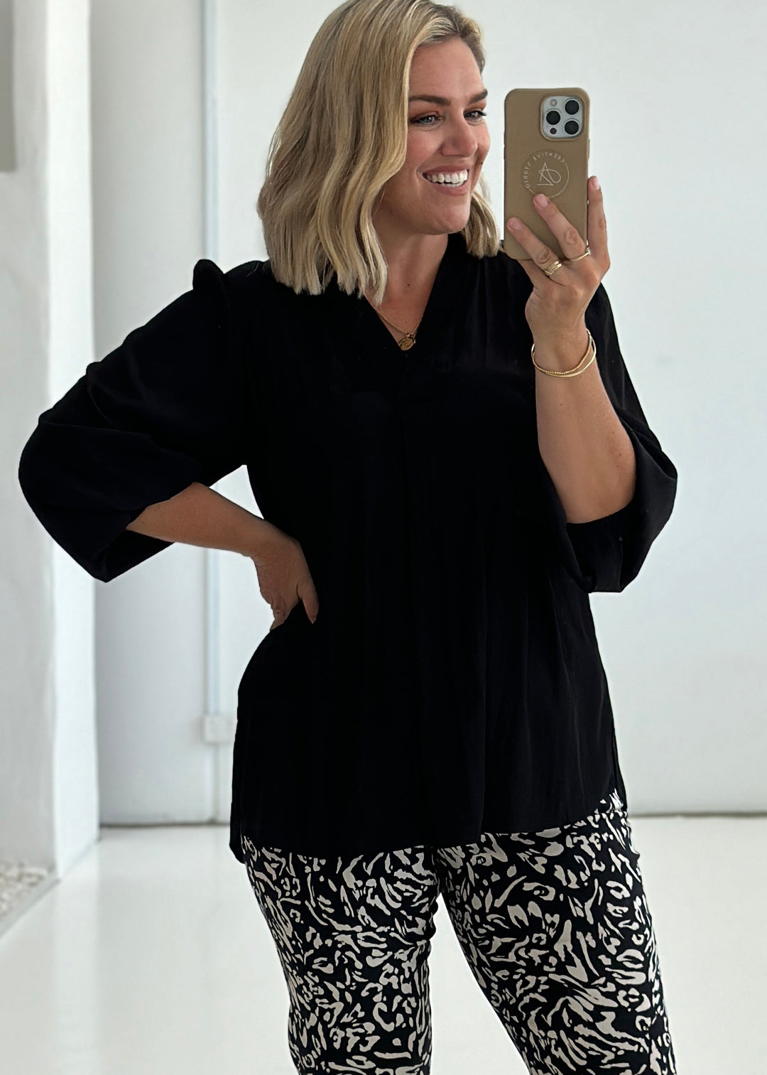 Maple Lustre Women's Blouse with billow sleeves in Black.