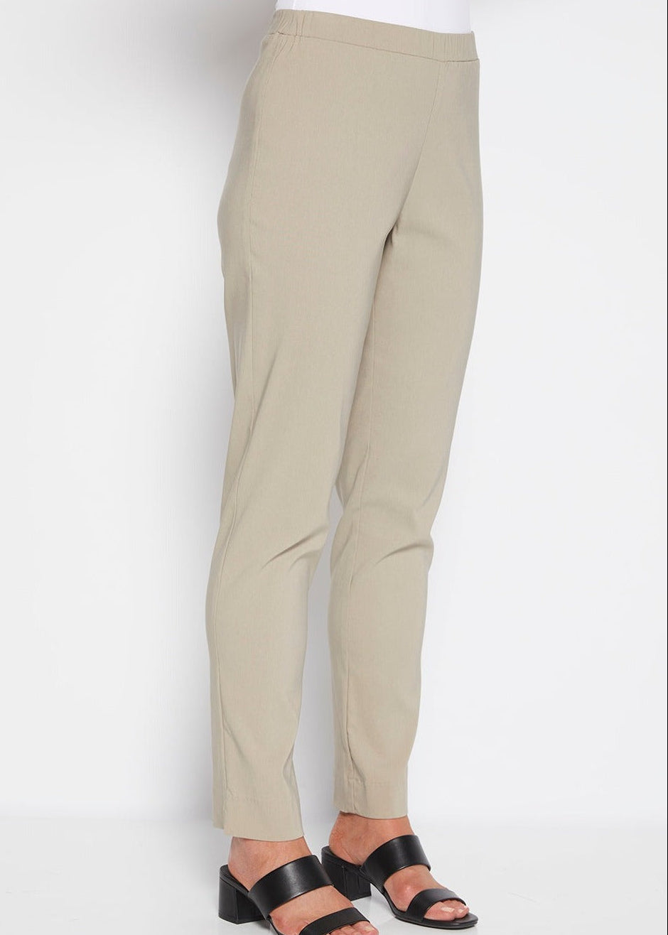 Narrow Miracle Bengaline Women's full-length slim-cut pants in raffia.