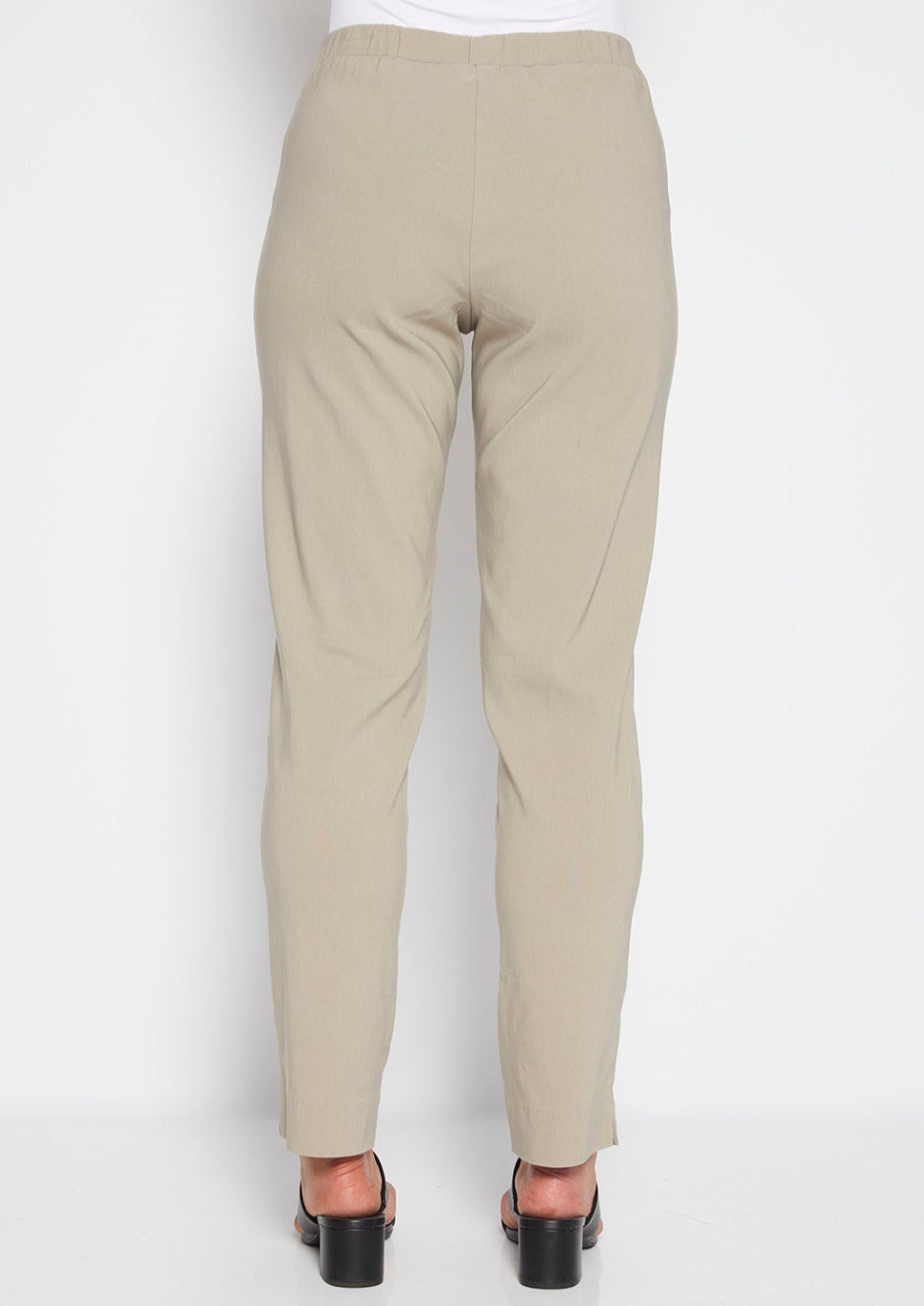 Narrow Miracle Bengaline Women's full-length slim-cut pants in raffia.