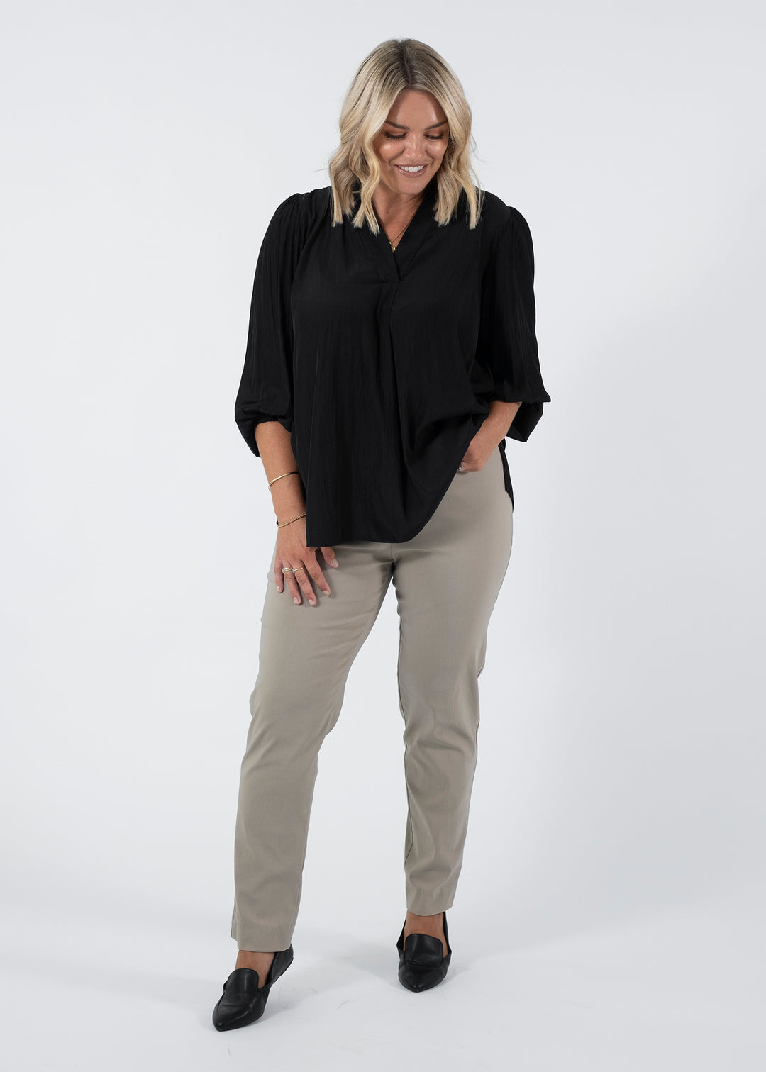 Narrow Miracle Bengaline Women's full-length slim-cut pants in raffia.