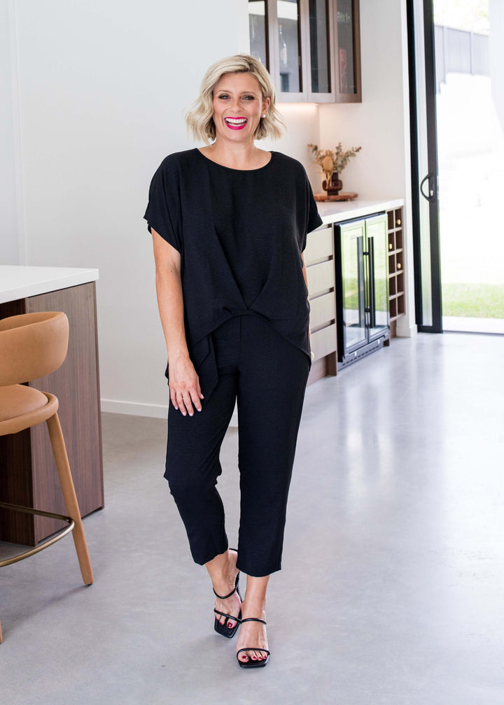 Kenzie Resort crepe taper leg belt pant in black
