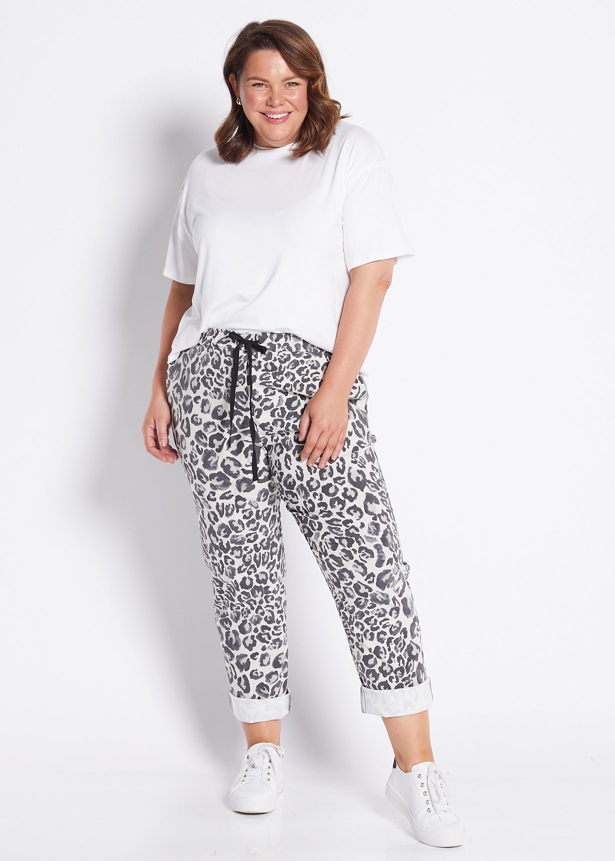 Bengaline Relaxed Drawstring Pant with Pockets in Animal Print
