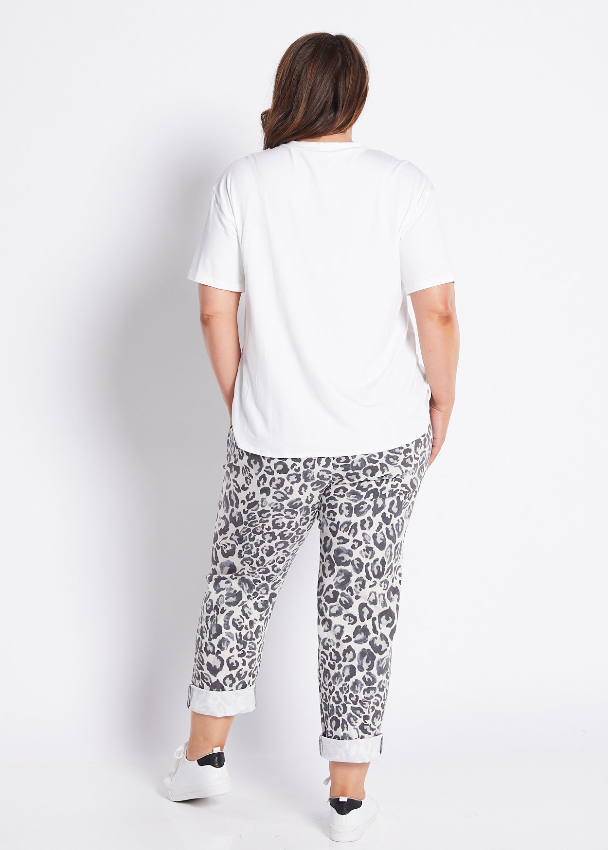 Bengaline Relaxed Drawstring Pant with Pockets in Animal Print