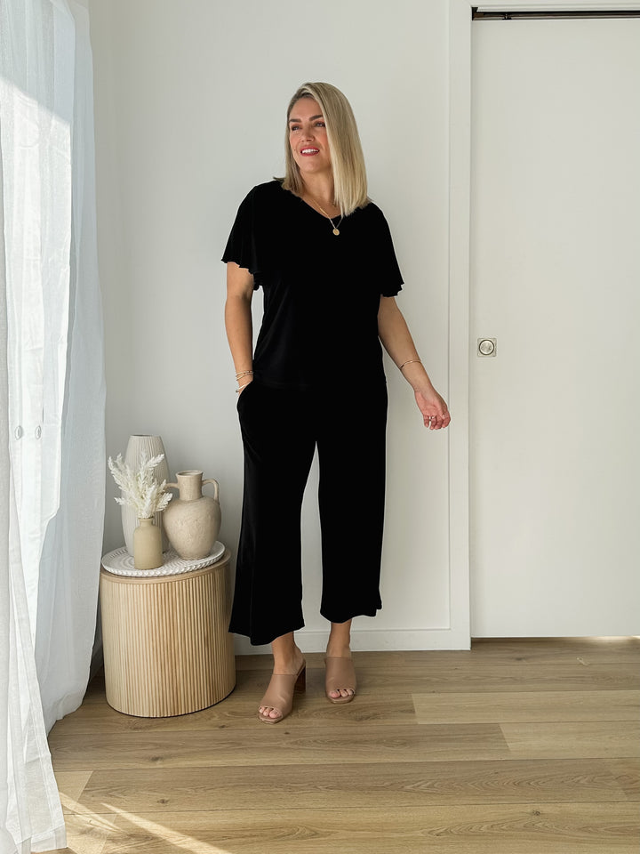 Wing Jersey Reversible Flutter Top in Black