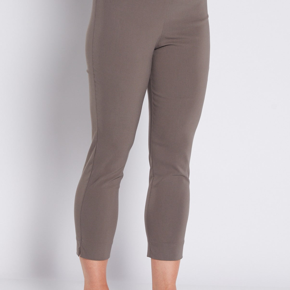 Bengaline Stretch 7/8 Fitted Pant in Neutral Bark