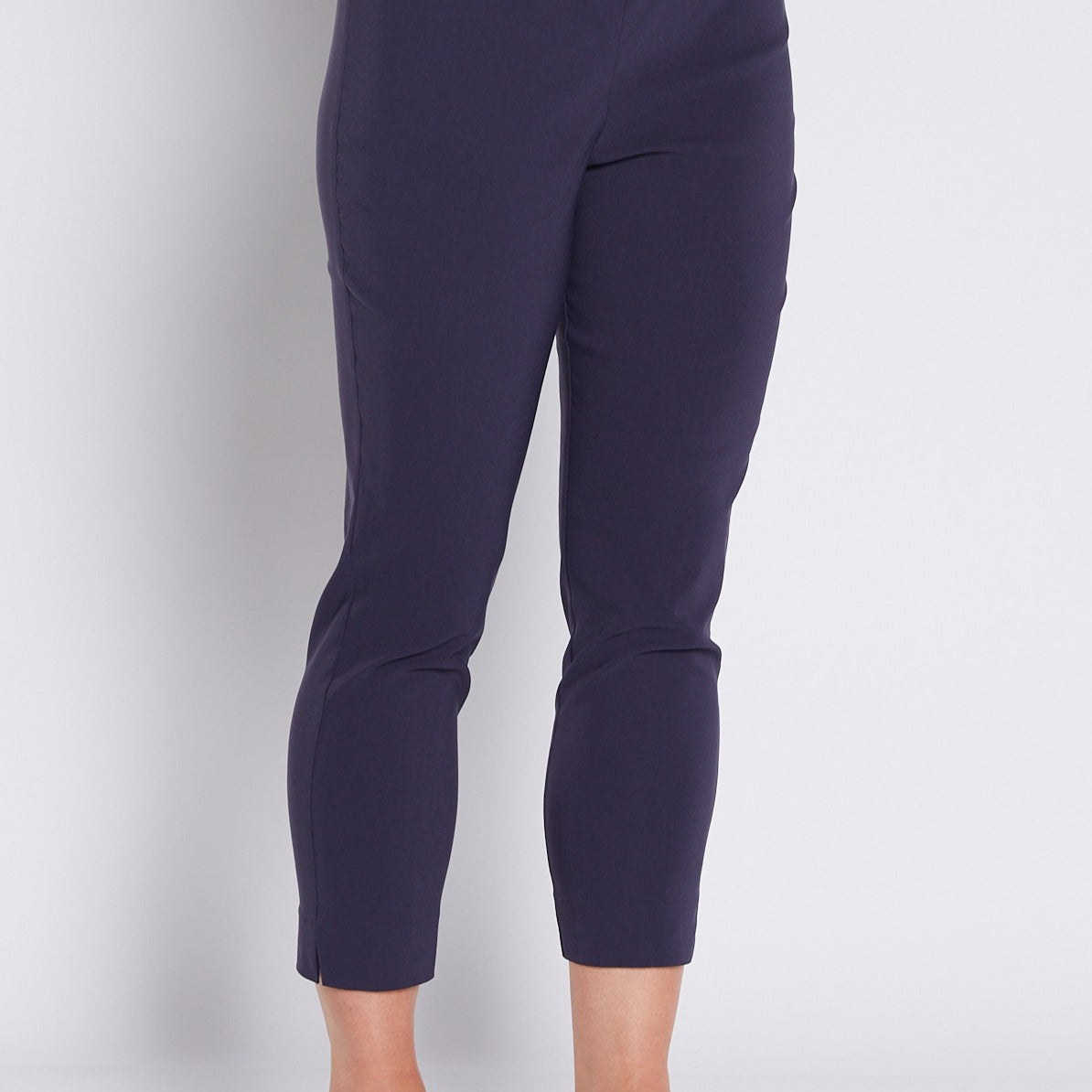 Bengaline Stretch 7/8 Fitted Pant in French Navy