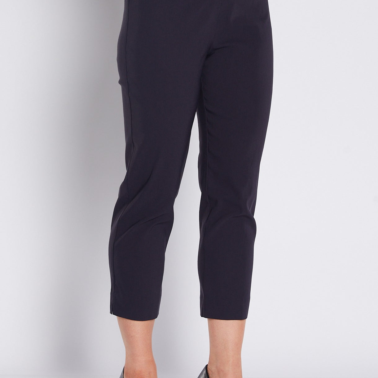 Bengaline Stretch 7/8 Side Zip Straight Pants in Navy