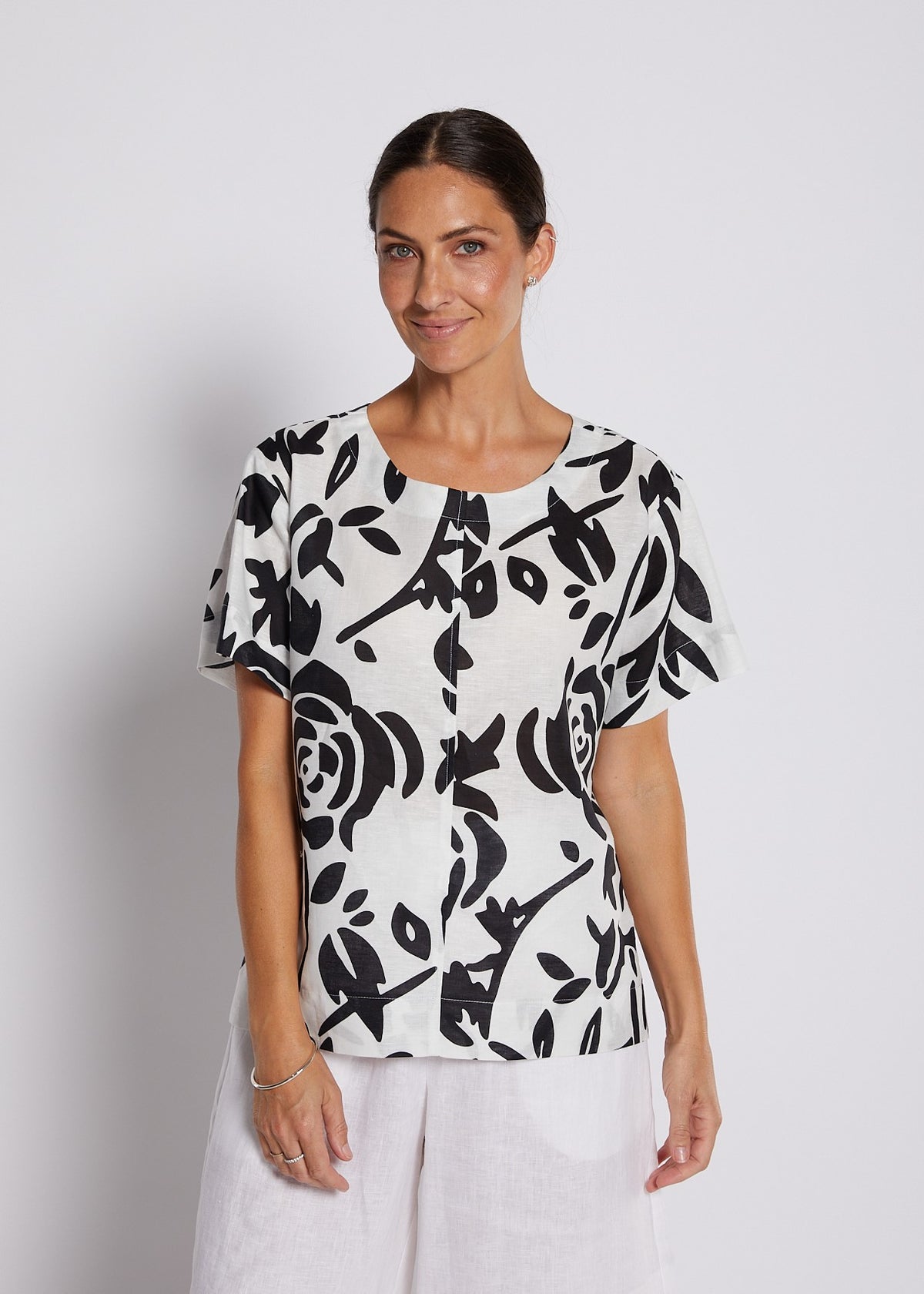 Linen Cotton Short Sleeve Swing Top in Black and White Floral