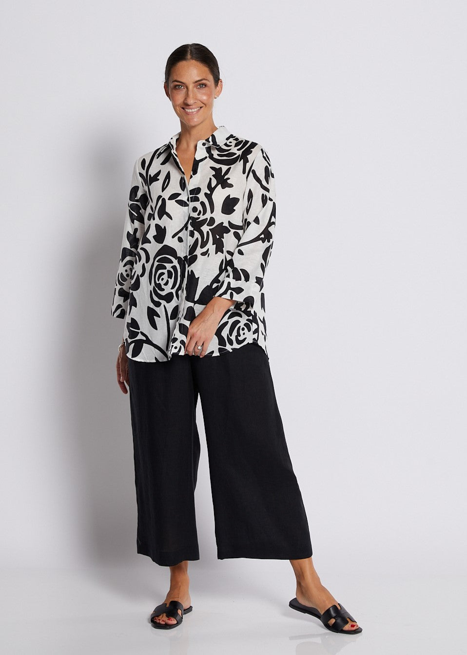 100% Luxe LInen Wide Leg Crop Pant with Pockets in Black
