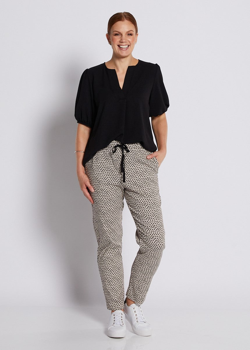 Bengaline Printed Relaxed Pocket Pant in Neutral Beige print