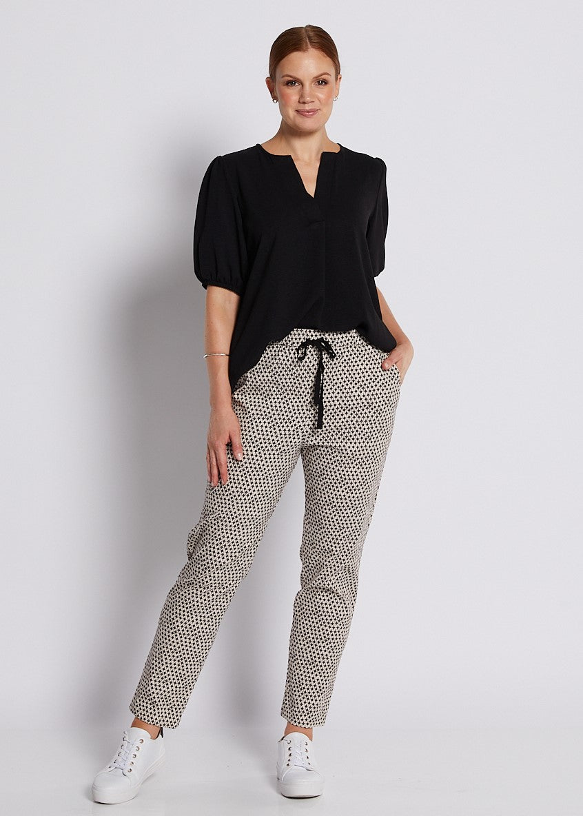 Bengaline Printed Relaxed Pocket Pant in Neutral Beige print