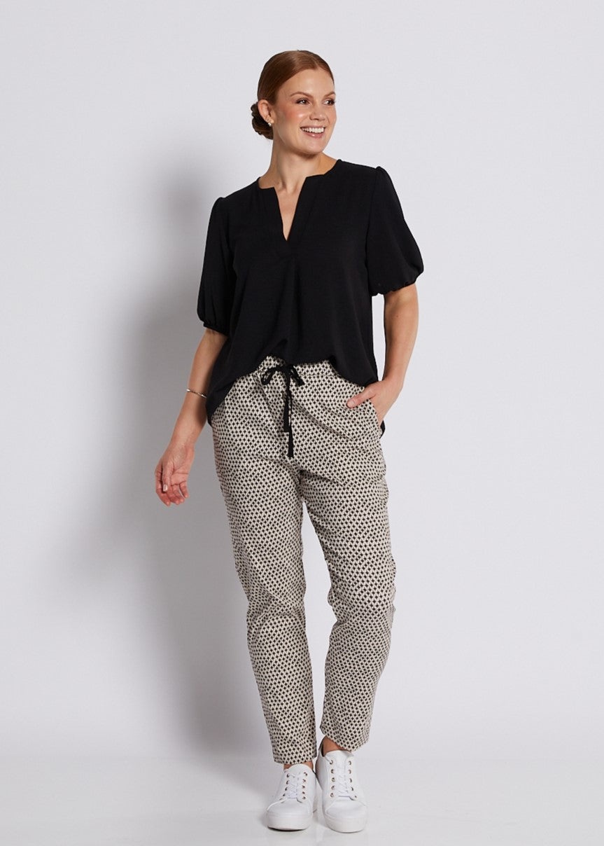 Bengaline Printed Relaxed Pocket Pant in Neutral Beige print