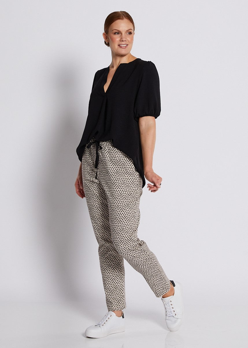 Bengaline Printed Relaxed Pocket Pant in Neutral Beige print