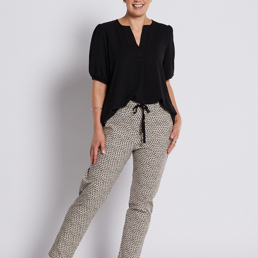 Bengaline Printed Relaxed Pocket Pant in Neutral Beige print