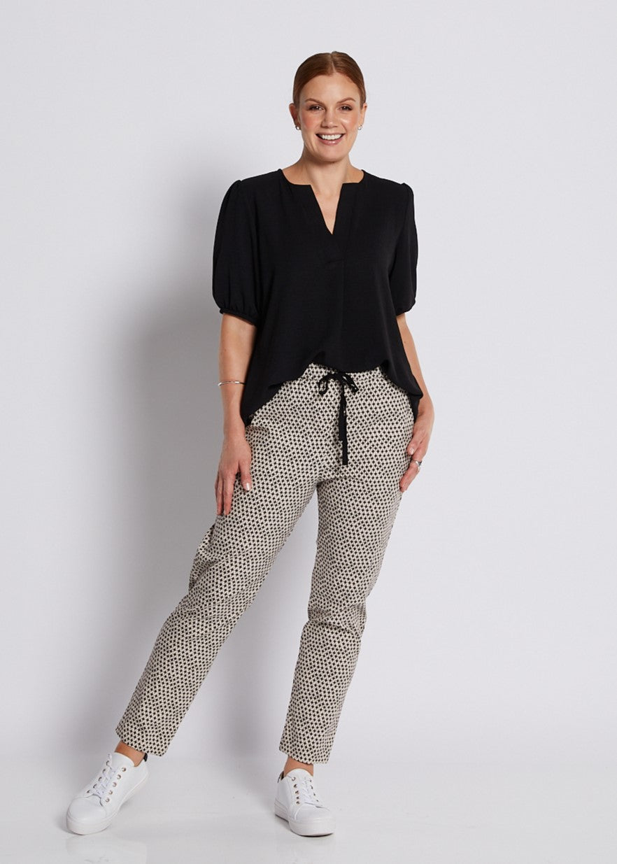 Bengaline Printed Relaxed Pocket Pant in Neutral Beige print