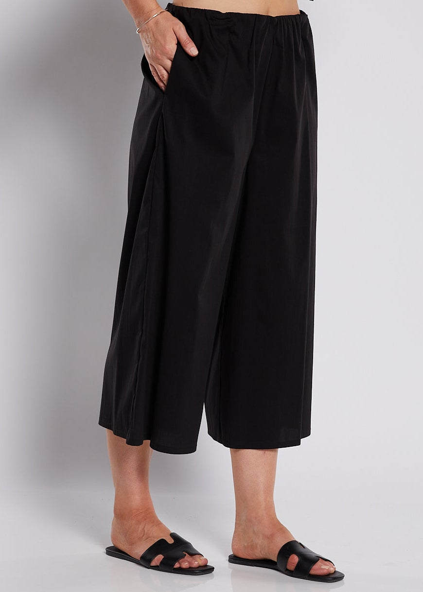 Cotton Wide Leg Crop Pant in Black