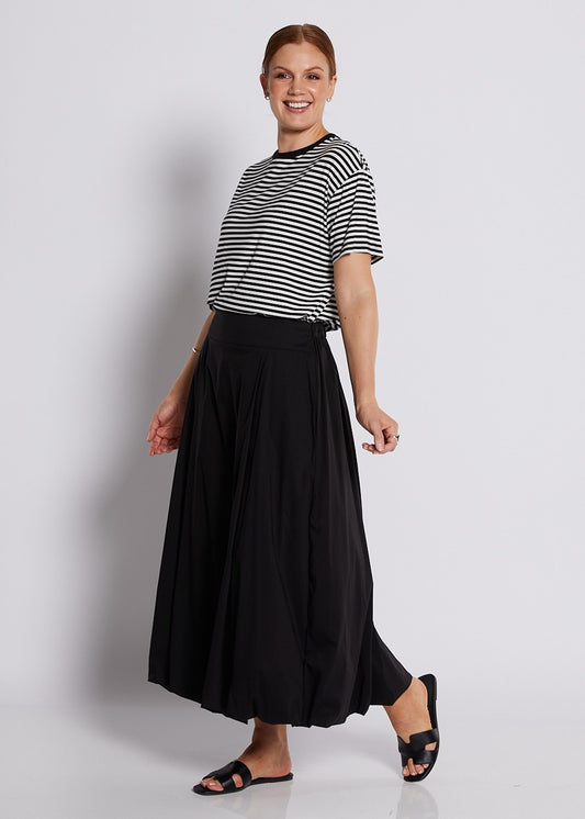 Cotton Maxi Bubble Skirt with Pockets in Black