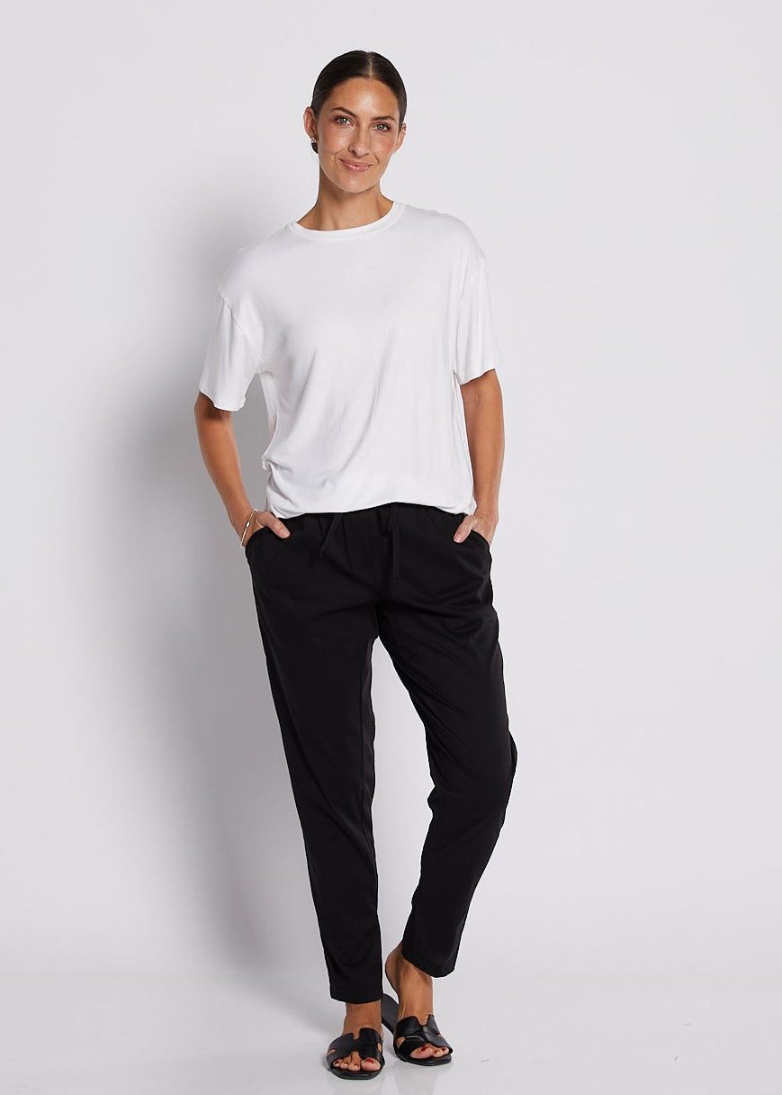 City Cotton Drawstring Pocket Pant With Cuffed Hem in Black