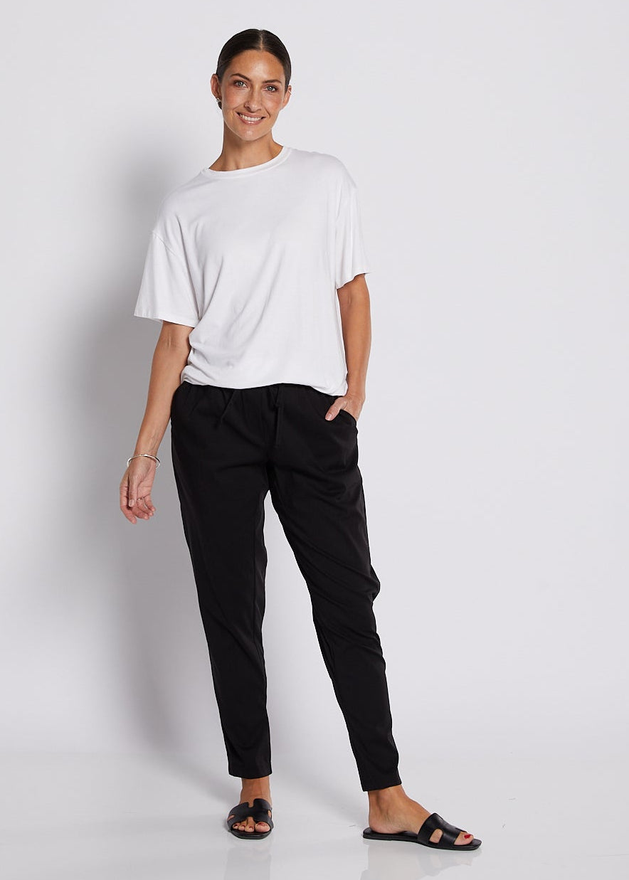City Cotton Drawstring Pocket Pant With Cuffed Hem in Black
