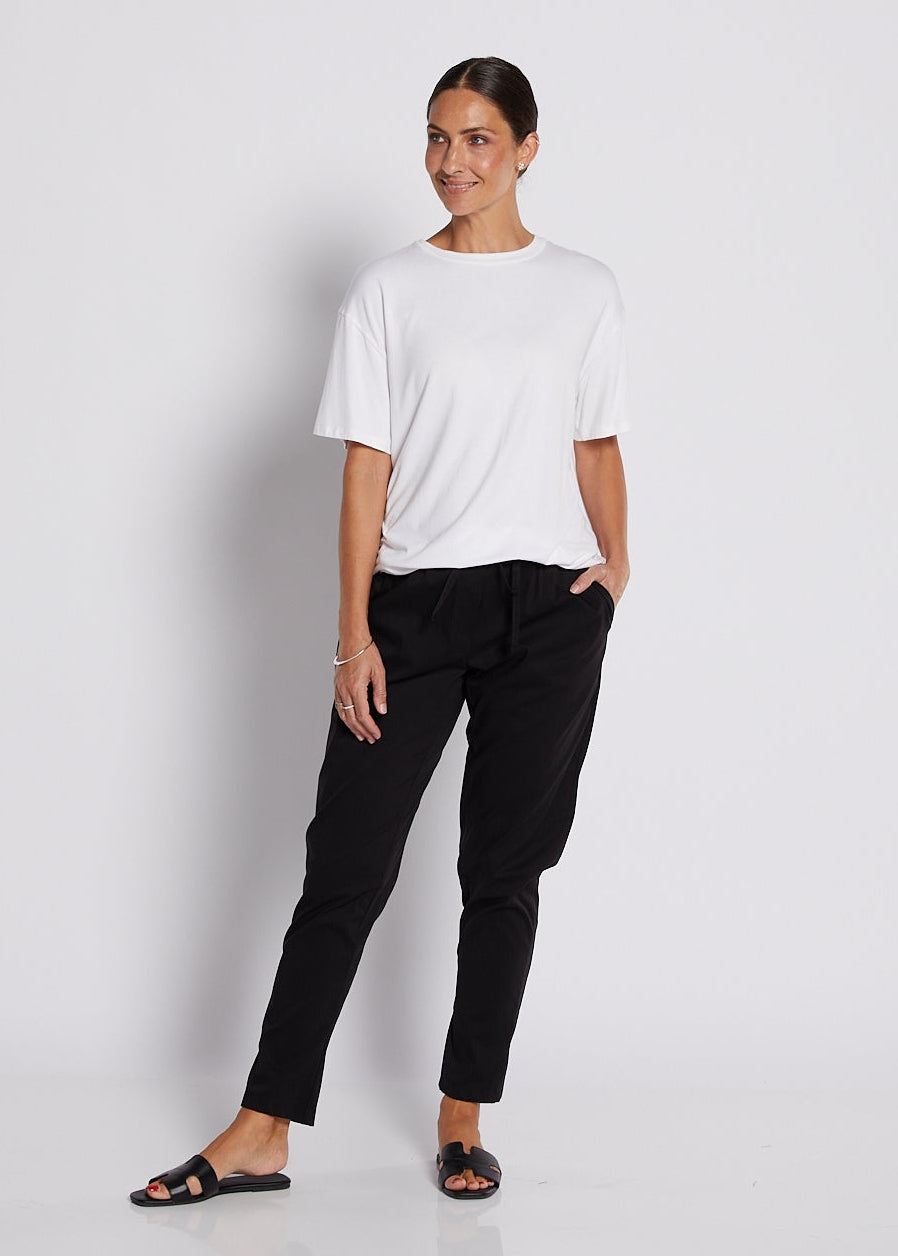 City Cotton Drawstring Pocket Pant With Cuffed Hem in Black