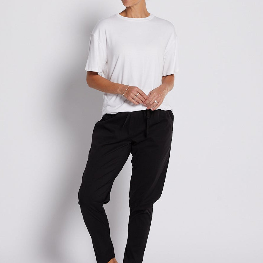 City Cotton Drawstring Pocket Pant With Cuffed Hem in Black