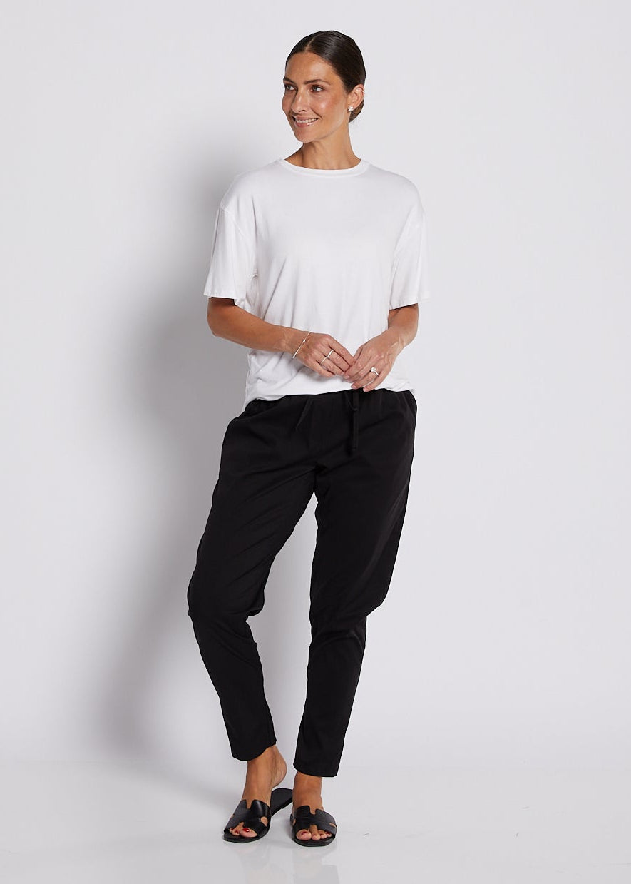 City Cotton Drawstring Pocket Pant With Cuffed Hem in Black