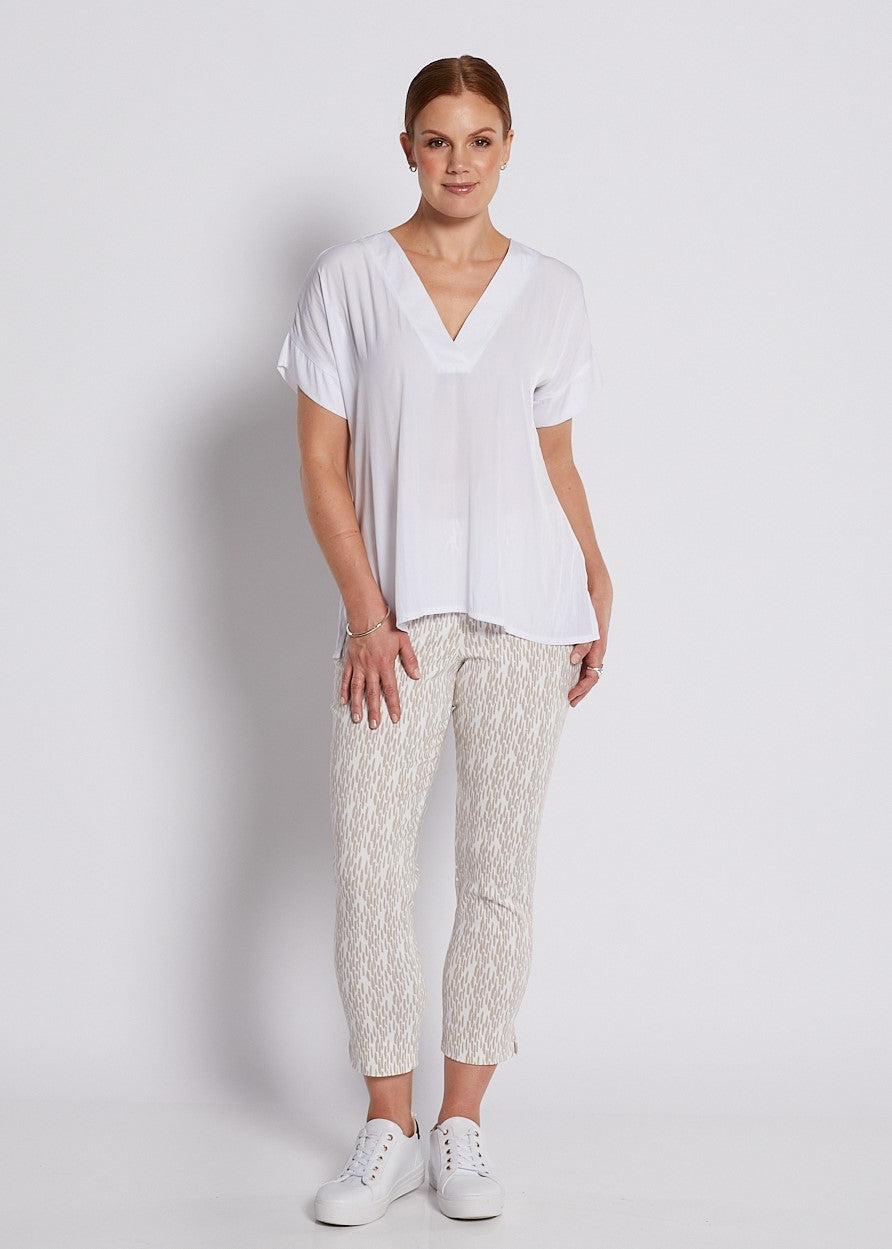 Bengaline Stretch 7/8 Fitted Pant in Neutral Beige and White Print