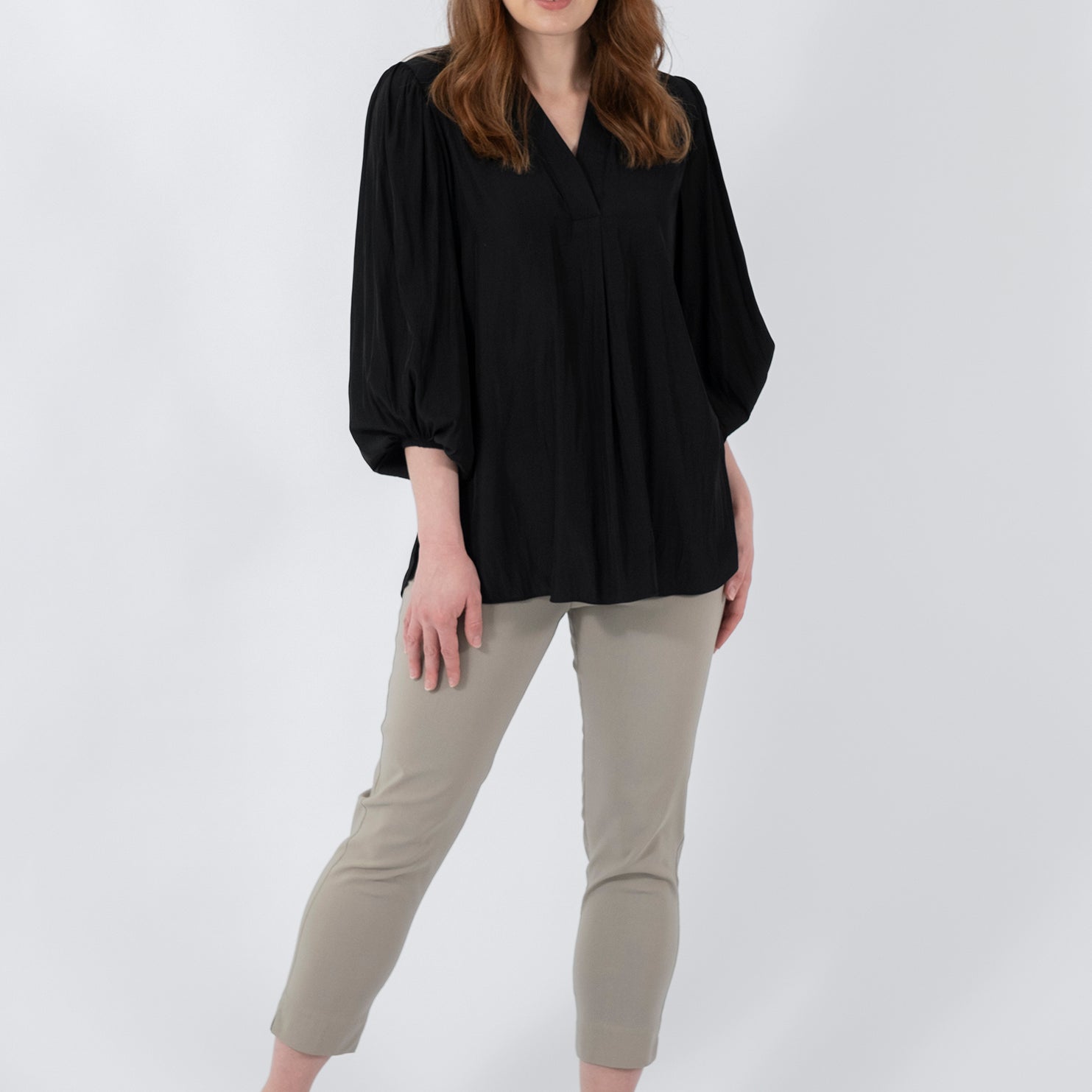 Everyday Miracle Bengaline Women's 7/8th length slim-cut pants in raffia.