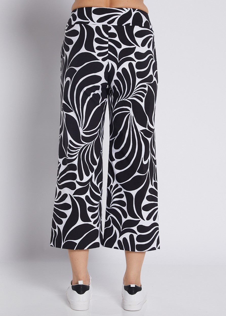 Bengaline Stretch Culotte with Pockets in Black and White Print