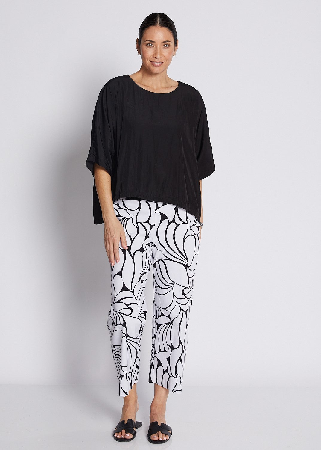 Bengaline Stretch Culotte with Pockets in Black and White Print