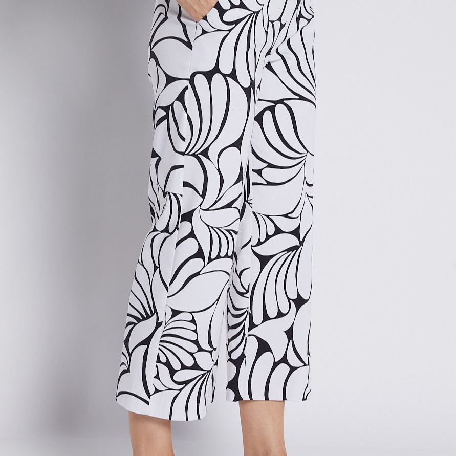 Bengaline Stretch Culotte with Pockets in Black and White Print