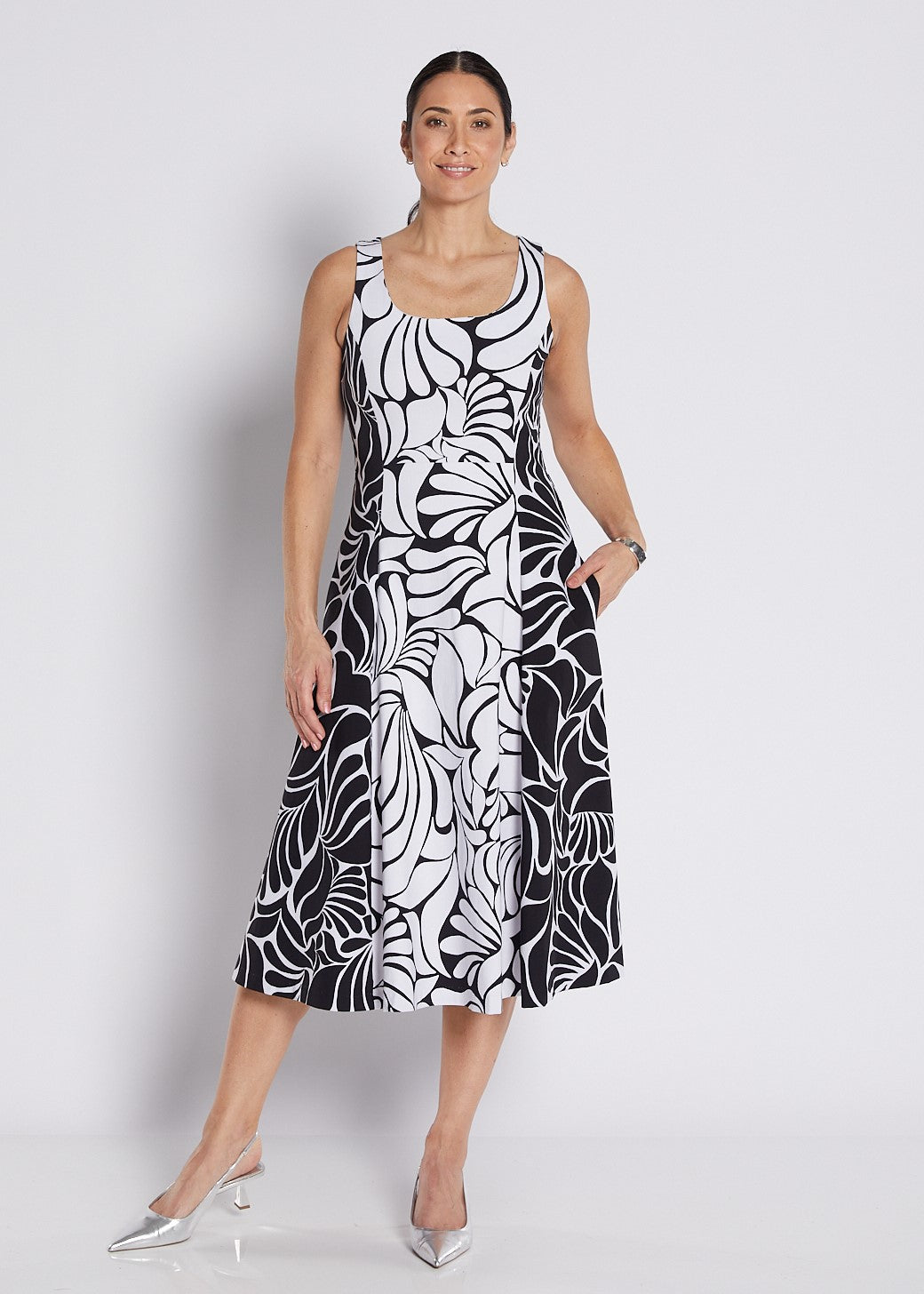 Bengaline Printed Panelled Sleeveless Pocket Dress in Black and White Print