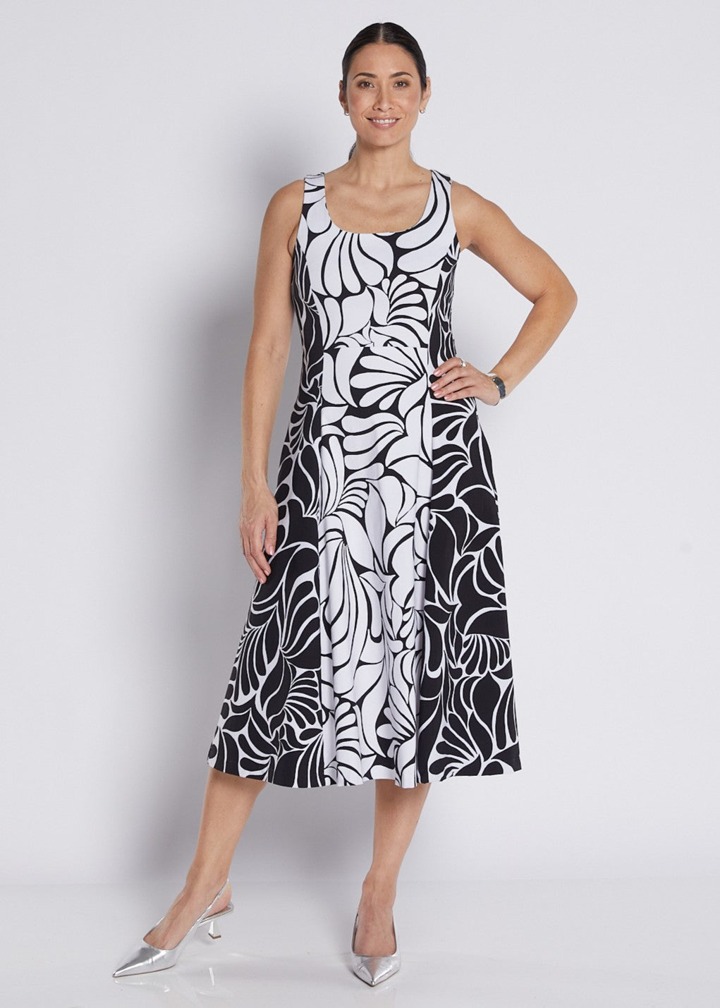 Bengaline Printed Panelled Sleeveless Pocket Dress in Black and White Print
