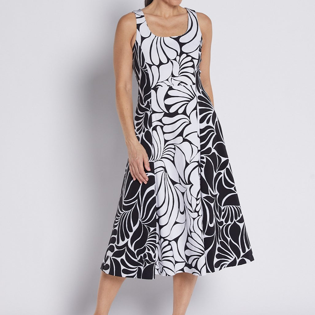 Bengaline Printed Panelled Sleeveless Pocket Dress in Black and White Print