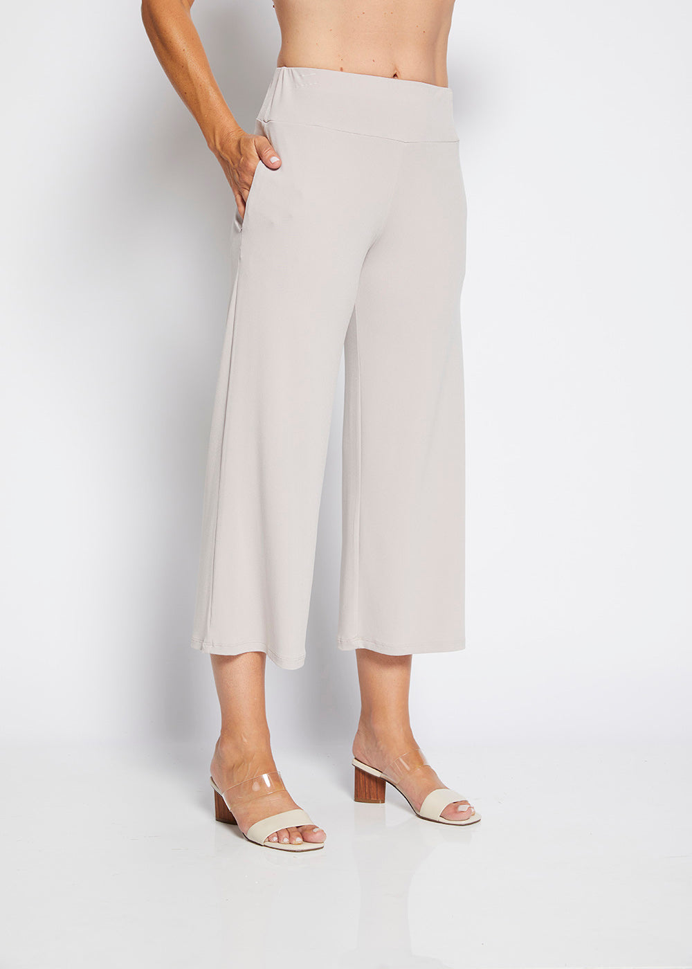Lundie Foundation slinky jersey culotte in champagne