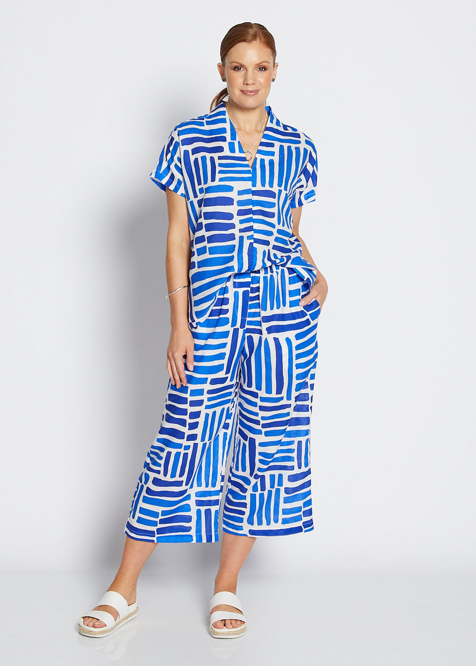 Zion linen crop pant in Gazebo blue