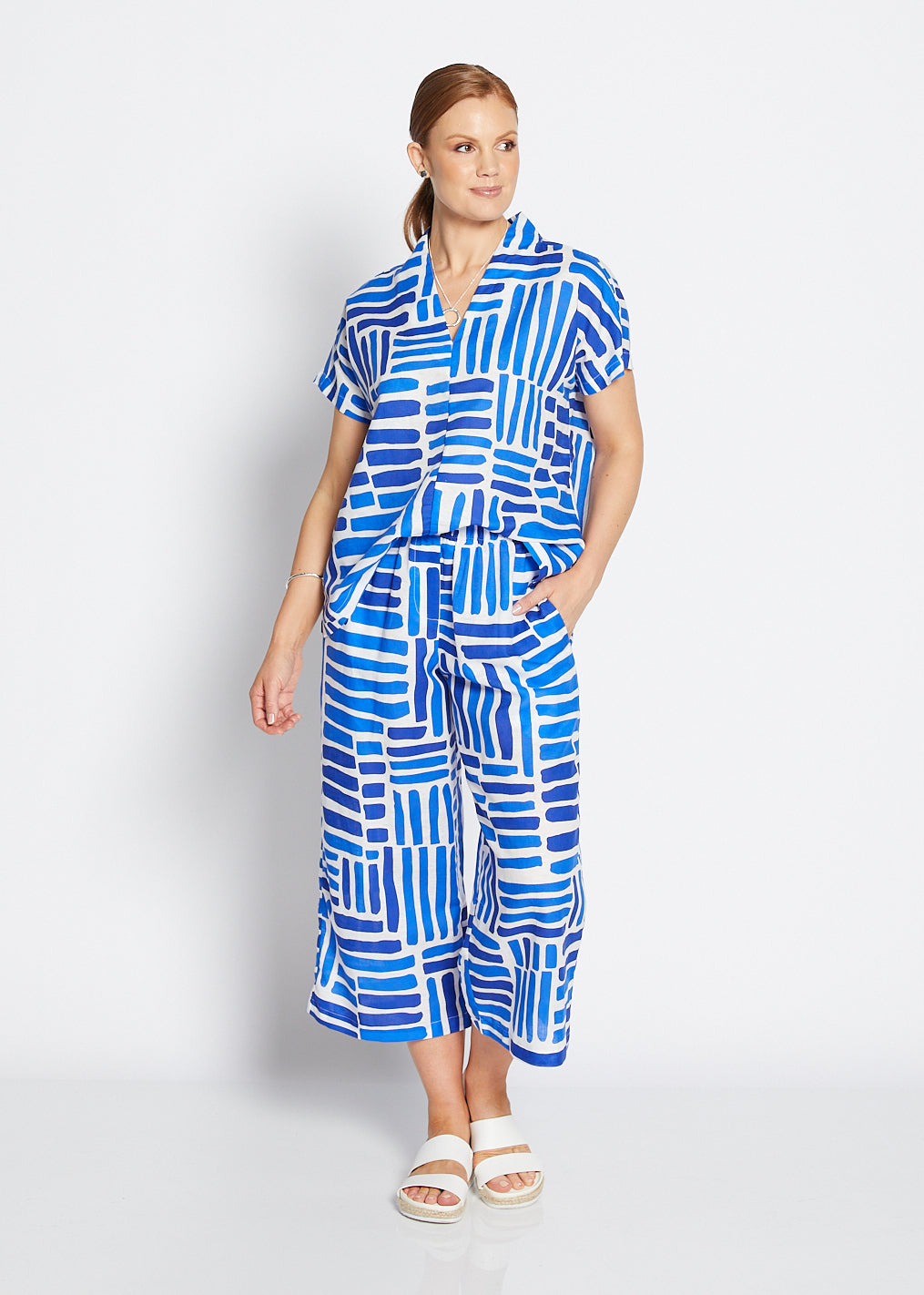 Zion linen crop pant in Gazebo blue