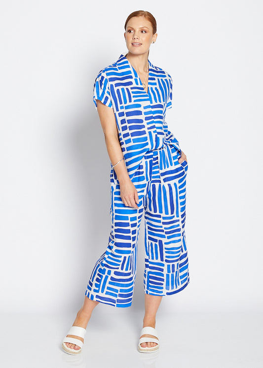 Lottie linen top in Gazebo blue