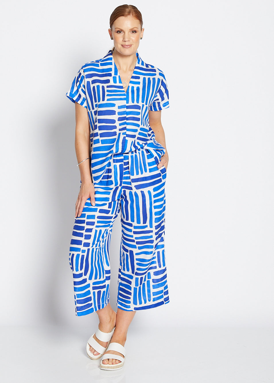 Zion linen crop pant in Gazebo blue