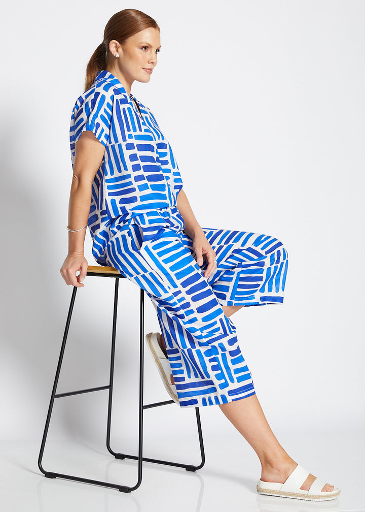 Lottie linen top in Gazebo blue