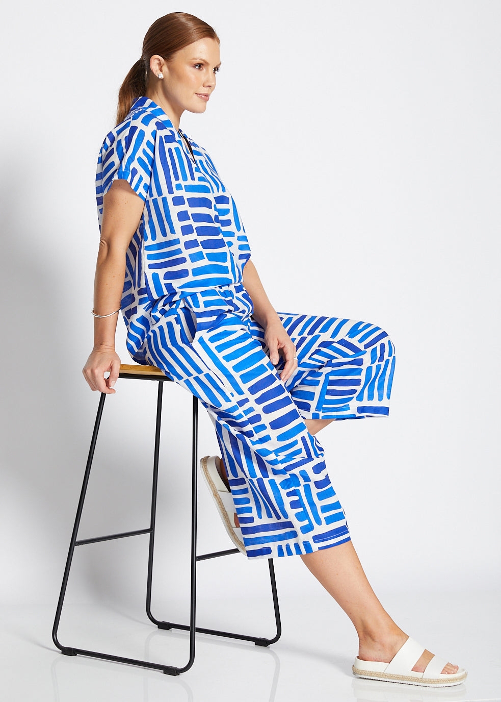 Zion linen crop pant in Gazebo blue