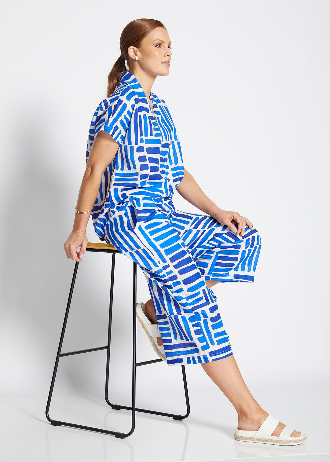 Zion linen crop pant in Gazebo blue
