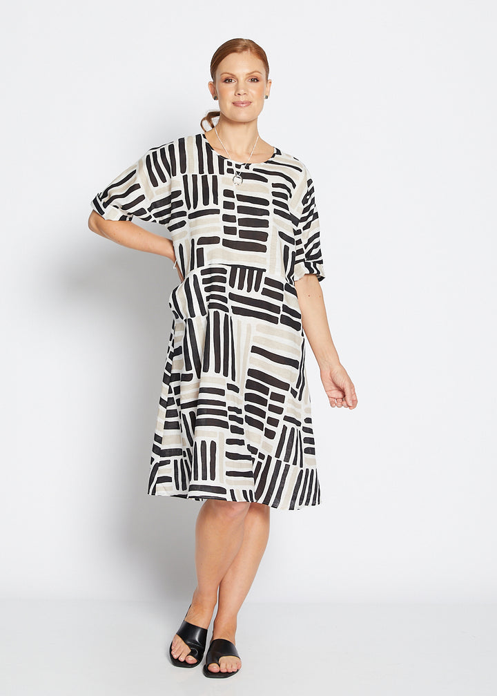Claude linen dress in Gazebo black