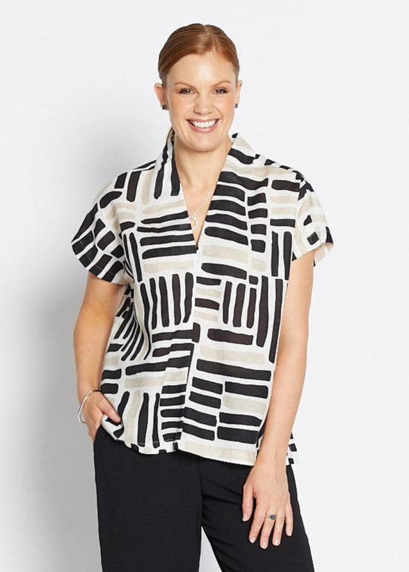 Lottie linen top in Gazebo black