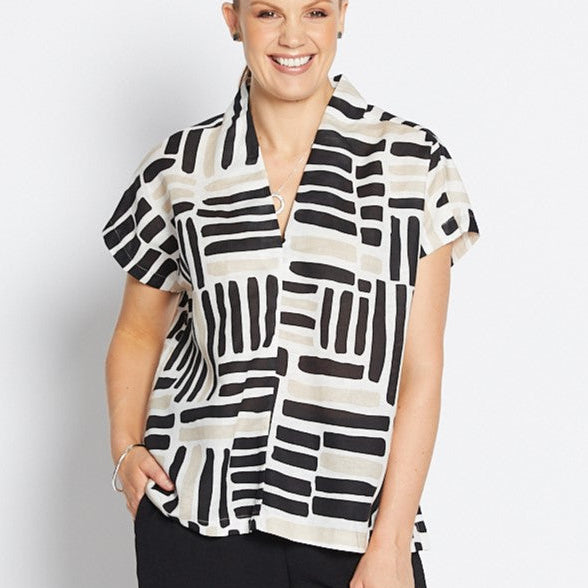 Lottie linen top in Gazebo black