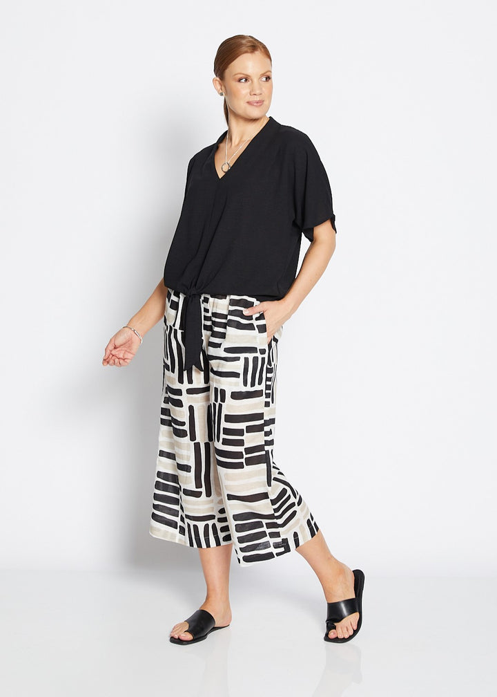 Zion linen crop pant in Gazebo black