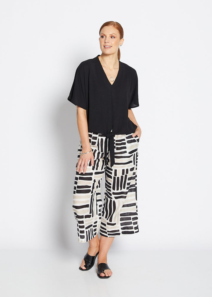 Zion linen crop pant in Gazebo black